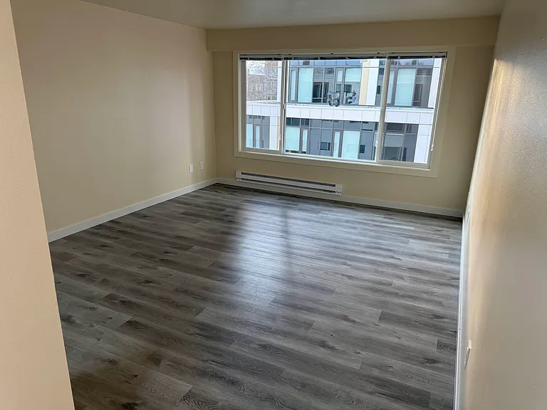 Maverick Apartments — Photo 16