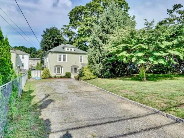 129 Winthrop Avenue, Elmsford, NY 10523