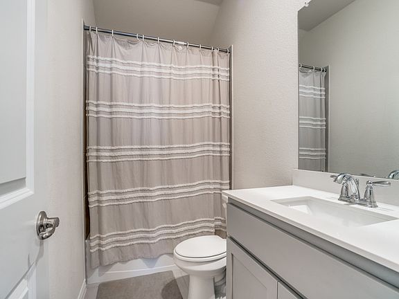 5th image of 729 Jessica Lynn Ln