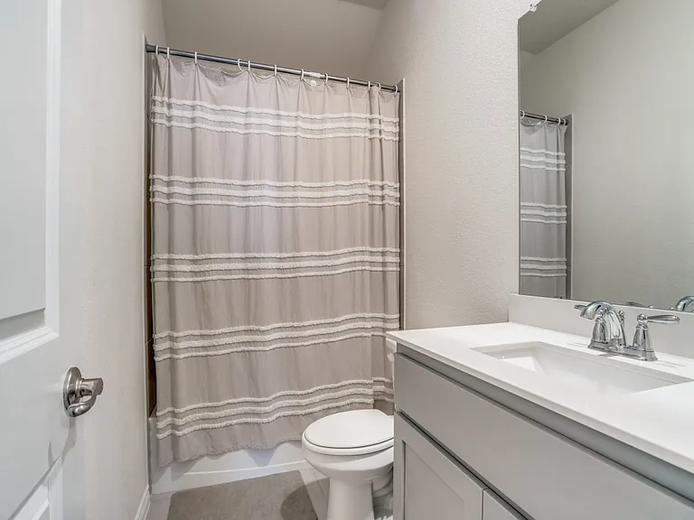 729 Jessica Lynn Ln — Photo 5