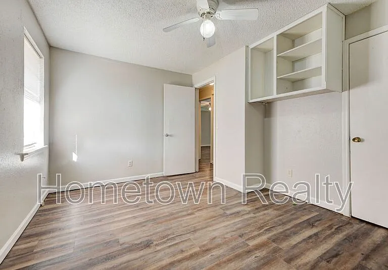 208 W Shadywood Dr — Photo 20