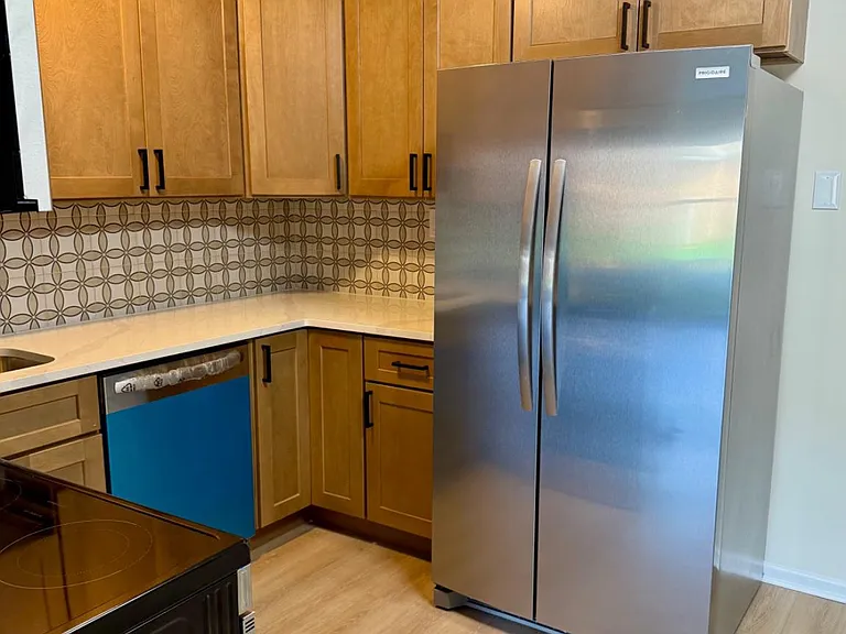 405 Winding Way — Photo 3