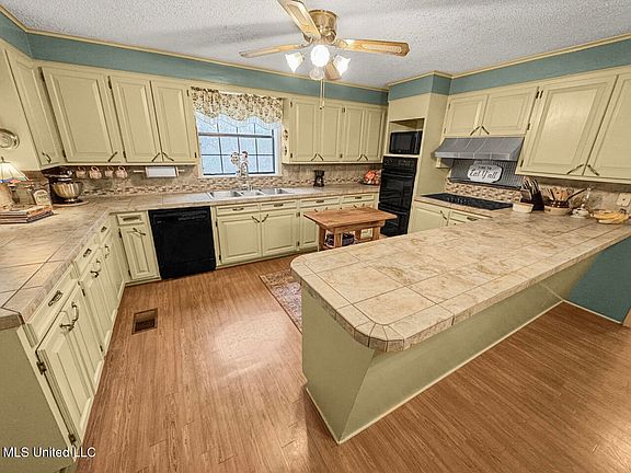 5th image of 5 Spokane Rd