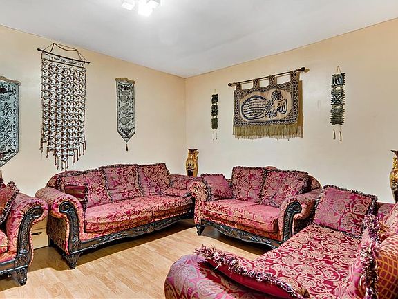 2nd image of 507 Van Cortlandt Park Ave