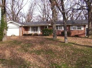 1204 S Oak Ave, Aurora, MO 65605