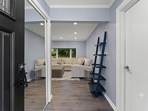 4th image of 18 Jean Ln