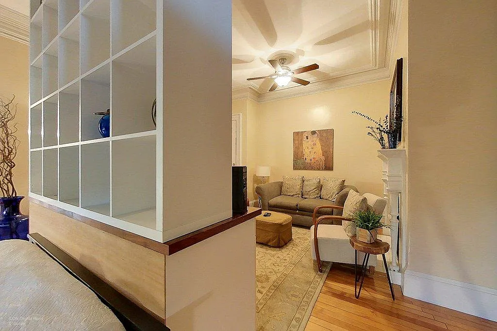 Studio, 400 sqft, $1,800 — Photo 2