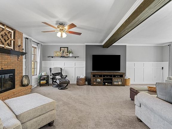 3rd image of 179 Autumn Hill Dr