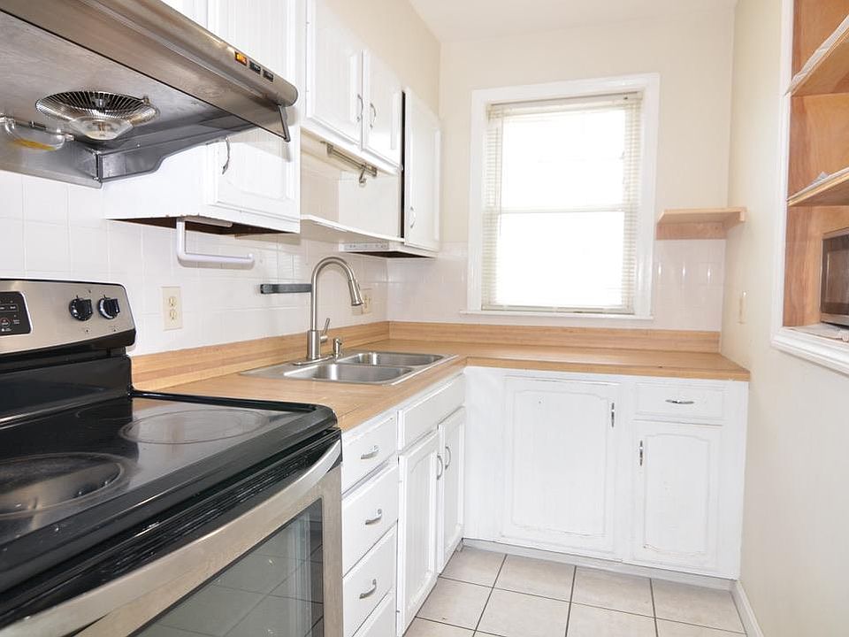 1st image of 338 Sea St #0