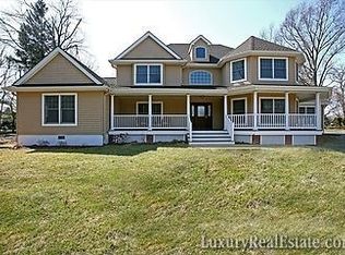 33 Queens Dr, Little Silver, NJ 07739