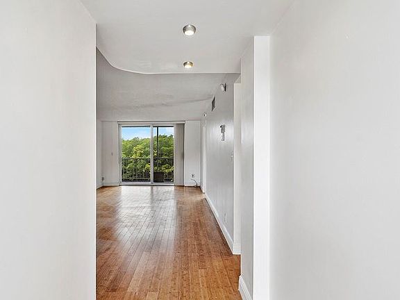 4th image of 689 NE 6th Court #209