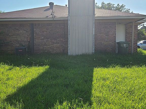 2nd image of 1800 McQueary St