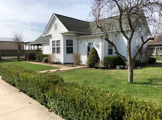 1112 E Mill St, Staunton, IL 62088