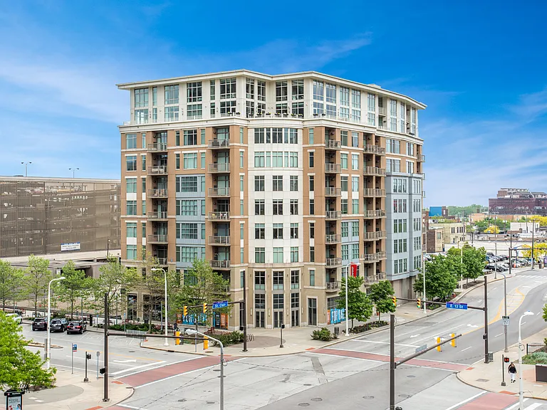 The Avenue District (Phase I) — Photo 2