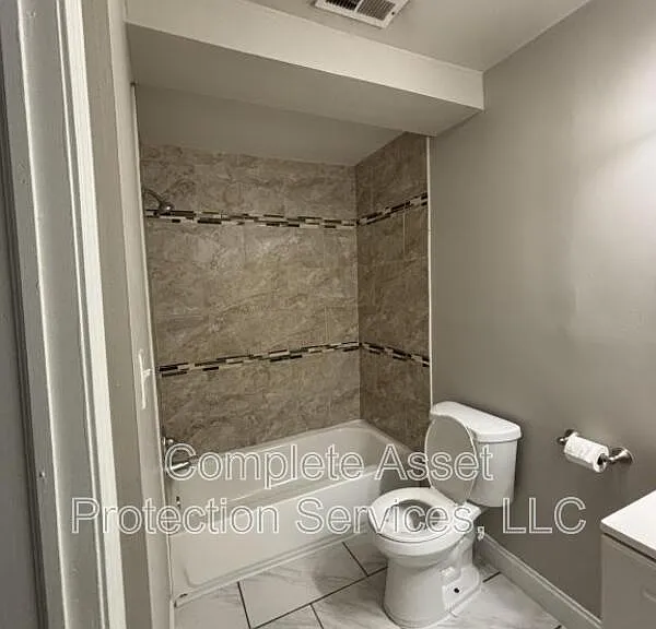 2715 Greene St — Photo 9