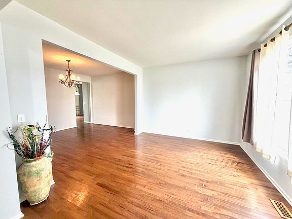 5th image of 1534 S Falcon Dr