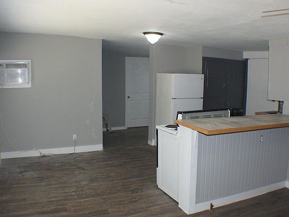 Kitchen Dining area