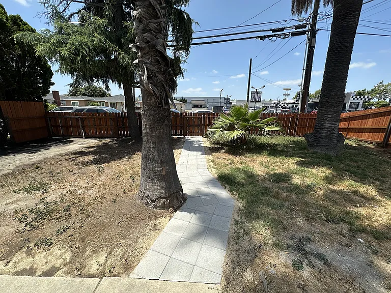 13052 Cypress Streetunit #A — Photo 3