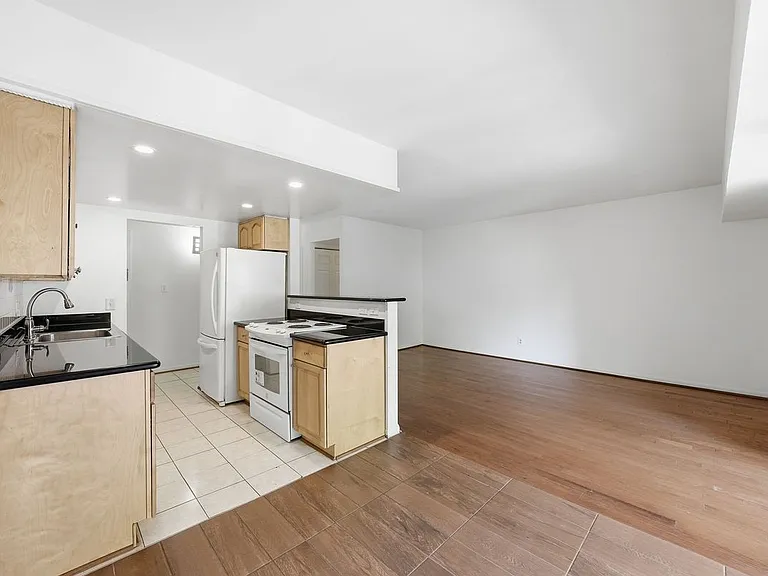 2255 Castle Rock Sq #21C — Photo 17