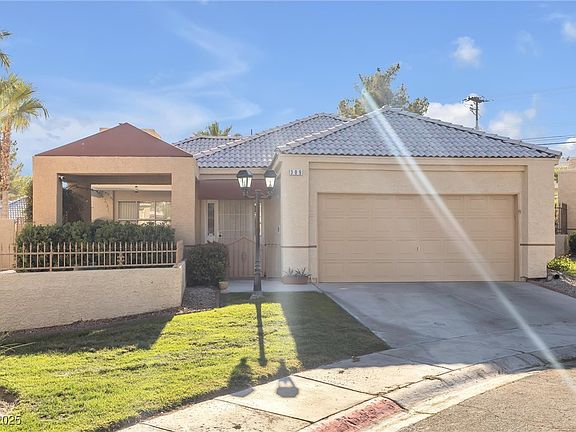 3rd image of 309 Wild Plum Ln