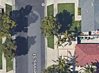819 S Dennis St, Santa Ana, CA 92704