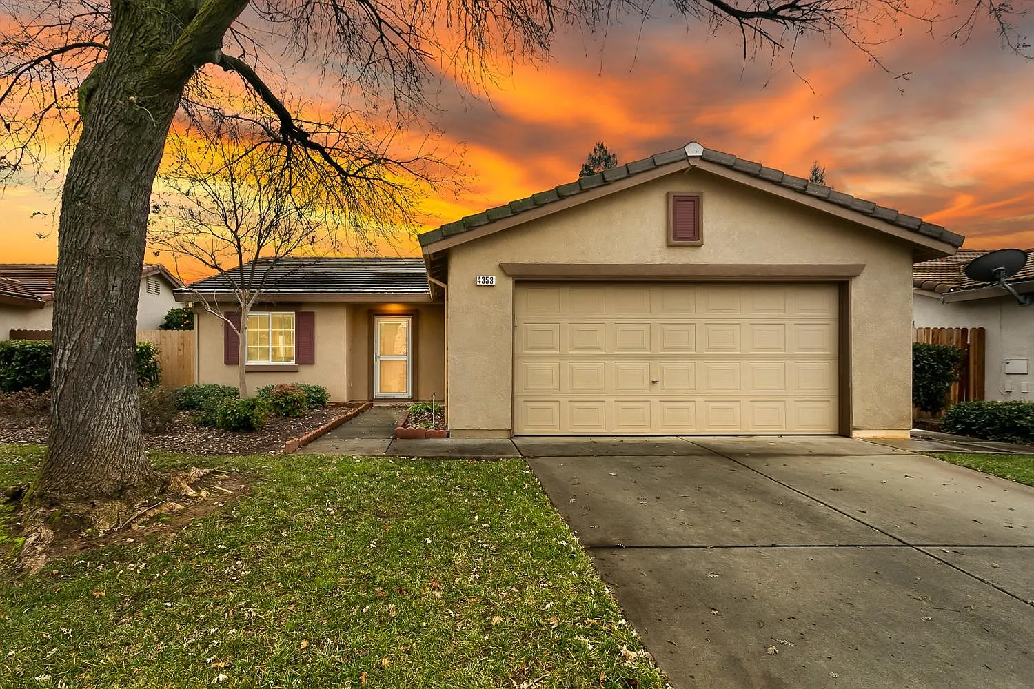4353 Aubergine Way photo 1