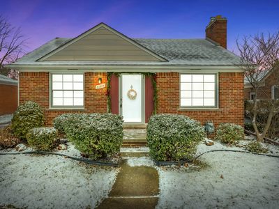2104 Stanhope St, Grosse Pointe Woods, MI, 48236