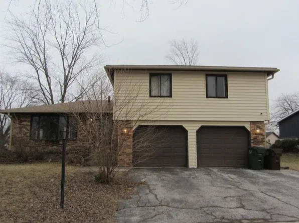 22435 Riverside Dr, Richton Park, IL 60471