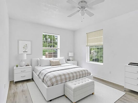 3rd image of 1723 Oak Knoll Dr #2