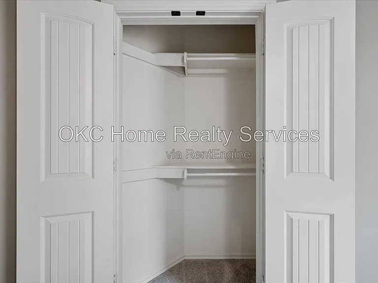 625 NE 23rd St — Photo 36