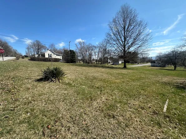 Jefferson 3rd St, Wytheville, VA 24382