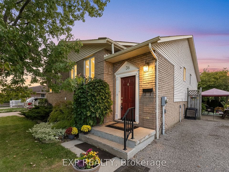 1st image of 36 Vintage Cres