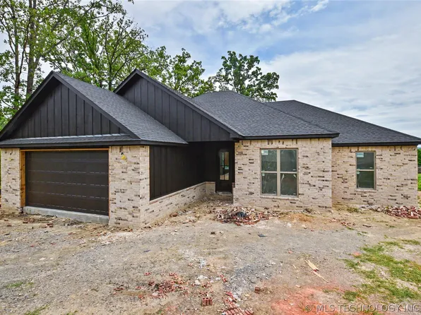 685 Woodlands Dr, Tahlequah, OK 74464