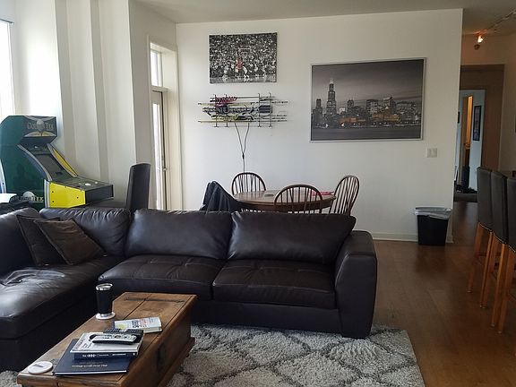 3rd image of 600 W Drummond Pl APT 411