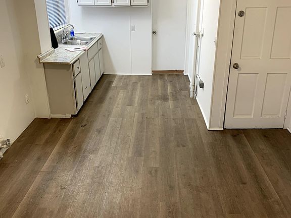 Kitchen & Eating Area