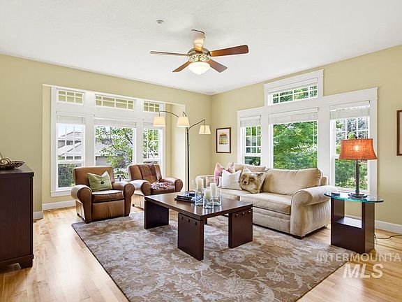 2nd image of 138 W Thornberry Ct