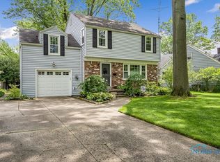 734 E Carisbrook Dr, Maumee, OH