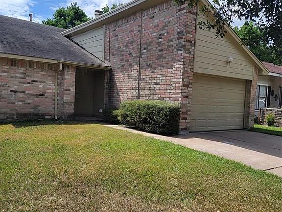 3rd image of 7135 Village Lake Dr