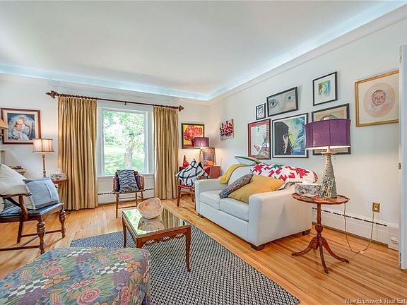 3rd image of 19 Seely St