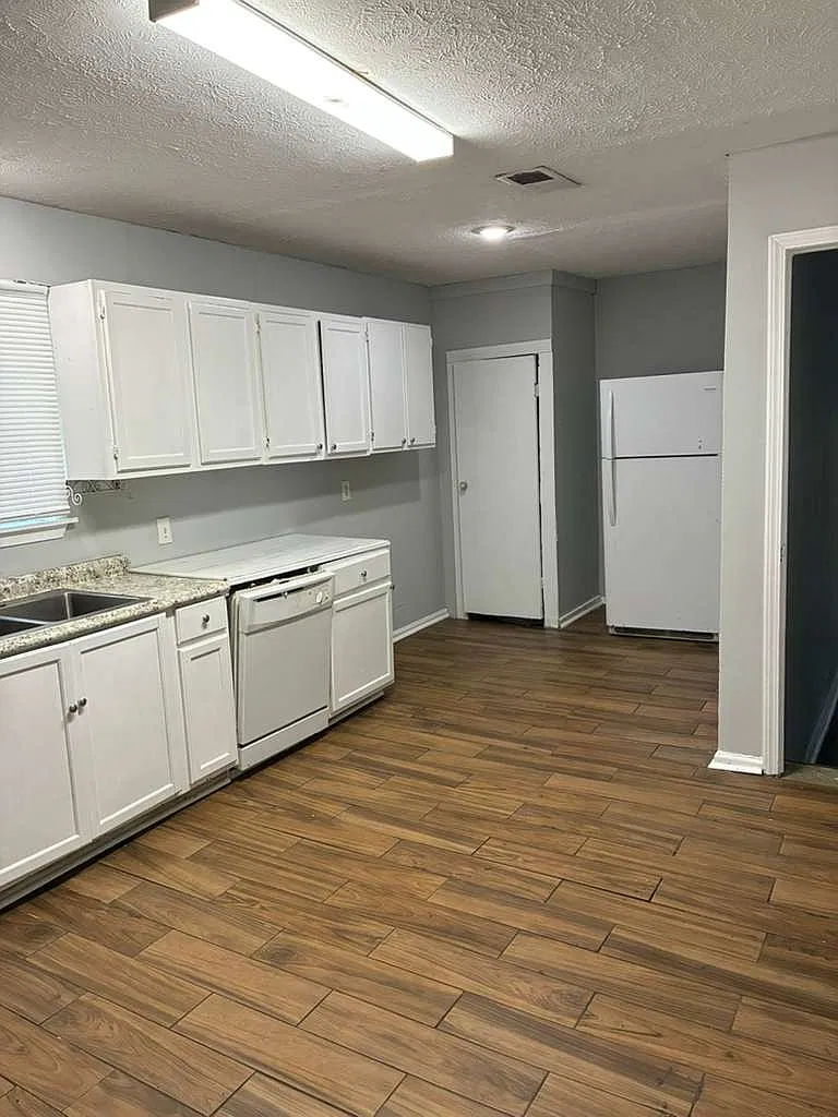 4 bed, 1635 sqft, $1,550 — Photo 3
