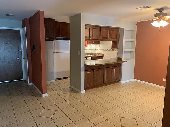 4th image of 10424 Mayfield Ave APT 10