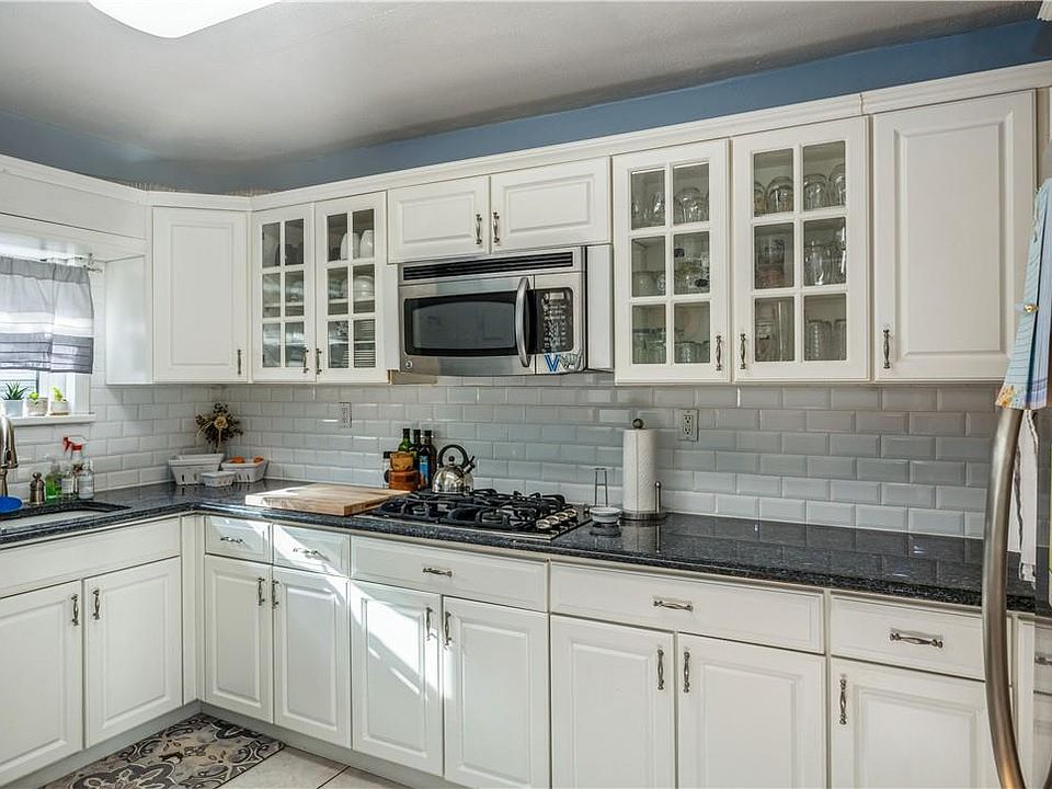 1st image of 11 Westview Avenue #4-1