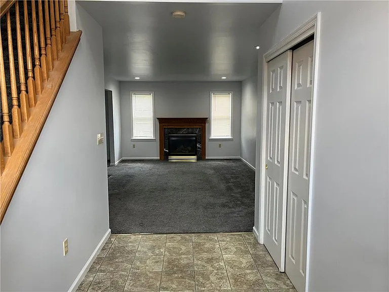 2635 Middle Way — Photo 3