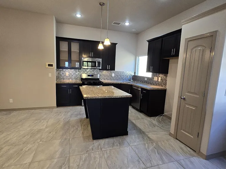 3857 Loma Cortez Dr — Photo 10