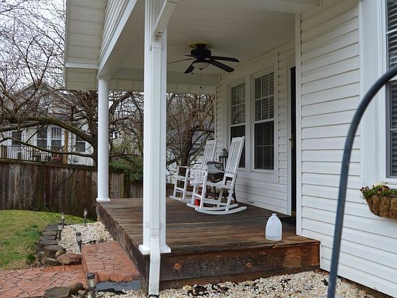3rd image of 610 Franklin St