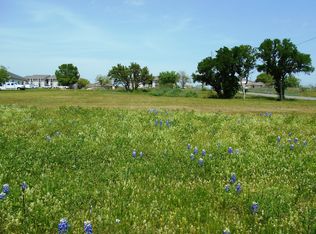 102 W Sandstone St, Llano, TX 78643