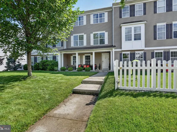 24 Mountie Ln, Chesterfield, NJ 08515