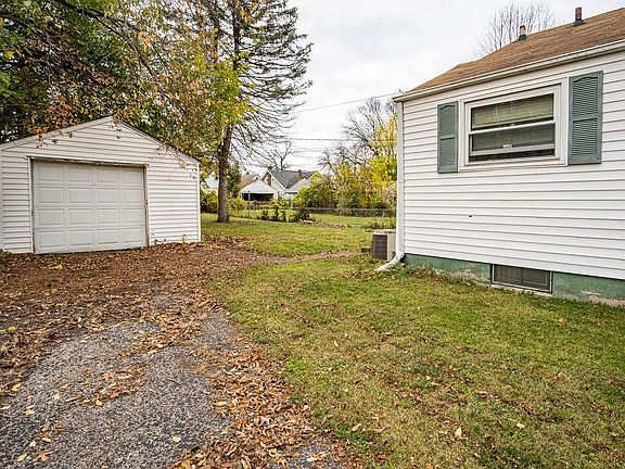 3rd image of 2196 Willamont Ave