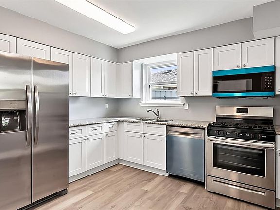 4th image of 815 W Crystal Ct