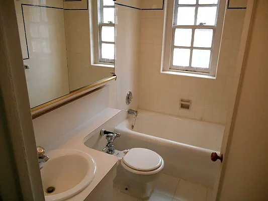 Rented by Carlyle Property Management | media 2